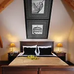 Holland House Old Town Hotel apartamentowy