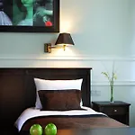 Holland House Old Town 4*