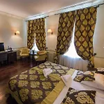 Apartahotel Holland House Old Town 4*