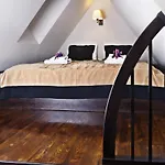 Holland House Old Town Ξενοδοχείο με διαμερίσματα 4*