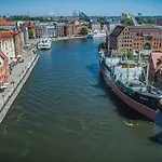 Holland House Old Town 4* Gdansk