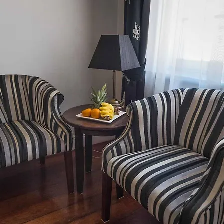 Holland House Old Town 4*