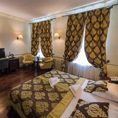 Aparthotel Holland House Old Town 4*