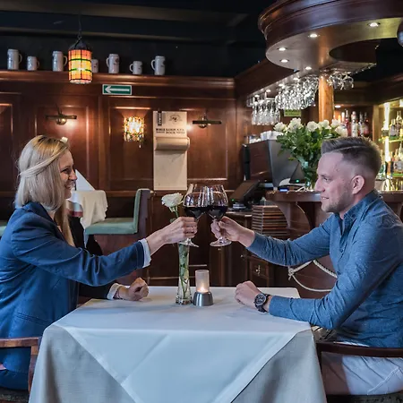 Holland House Old Town