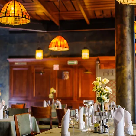 Holland House Old Town Aparthotel