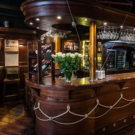 Aparthotel Holland House Old Town 4*