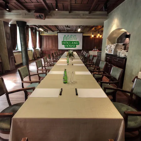 Holland House Old Town Aparthotel