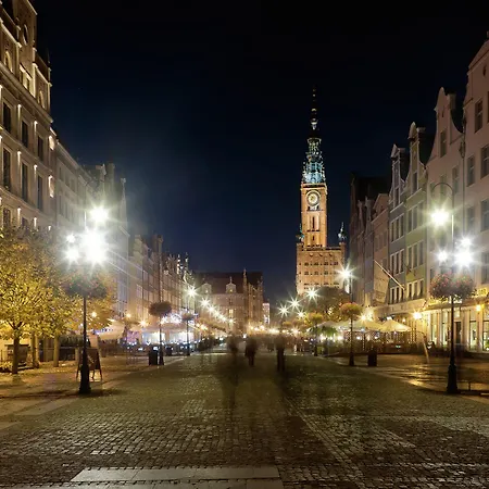 Holland House Old Town Aparthotel 4*