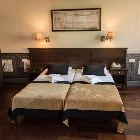 Holland House Old Town 4* Gdansk