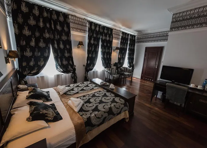 Holland House Old Town 4* 格但斯克