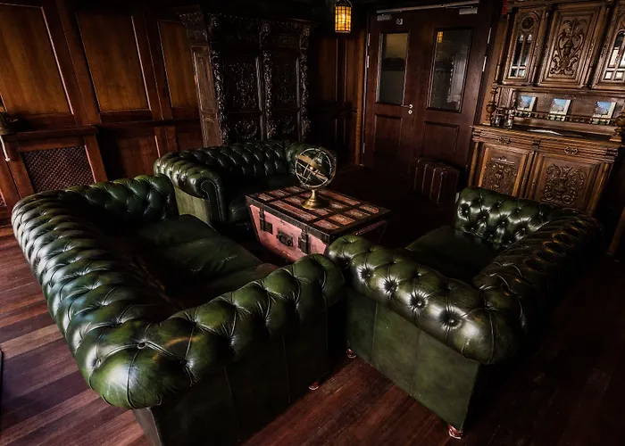 Holland House Old Town