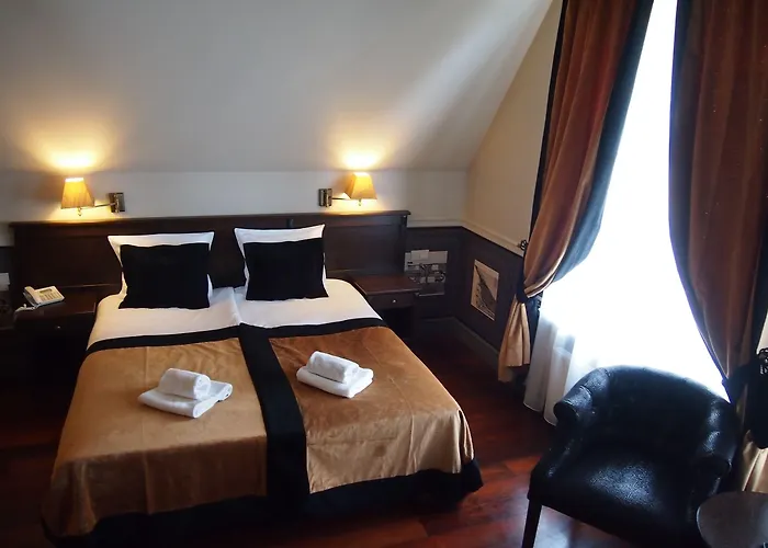 Holland House Old Town 4* 格但斯克