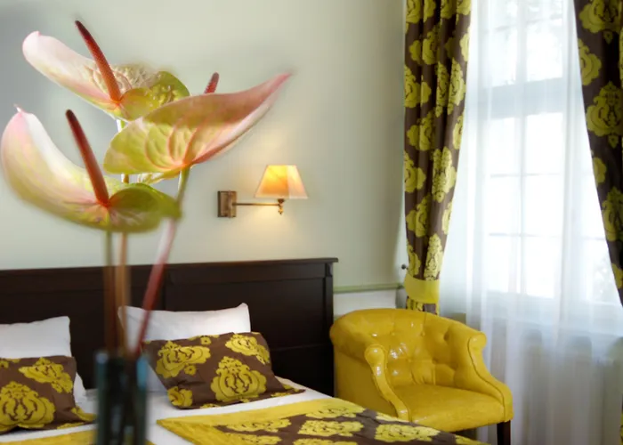 Holland House Old Town Aparthotel