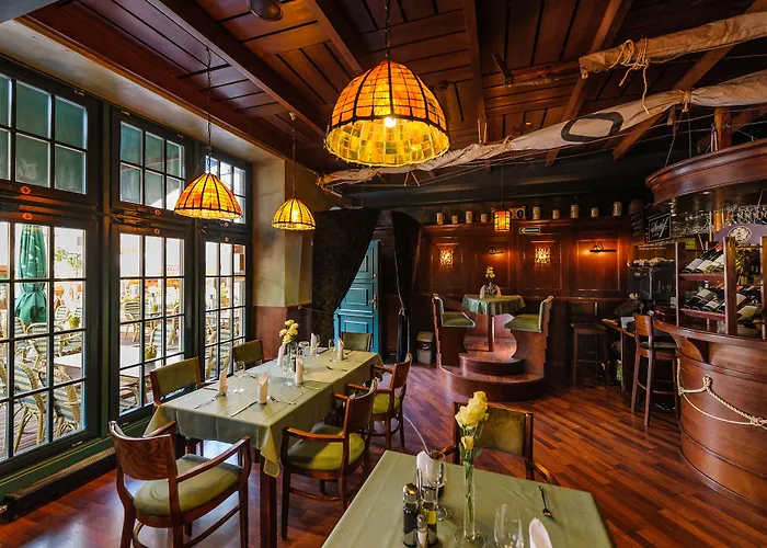 Holland House Old Town