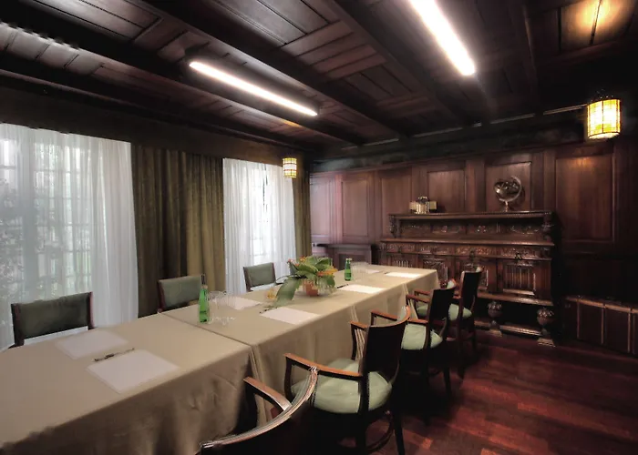 Aparthotel Holland House Old Town 4*