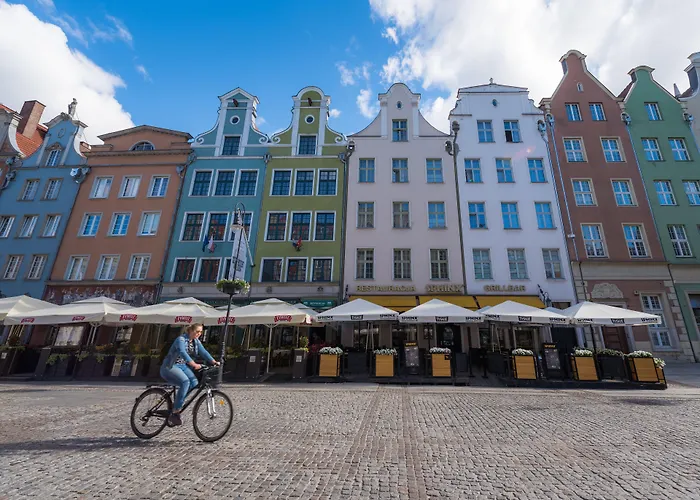 Holland House Old Town Aparthotel 4*