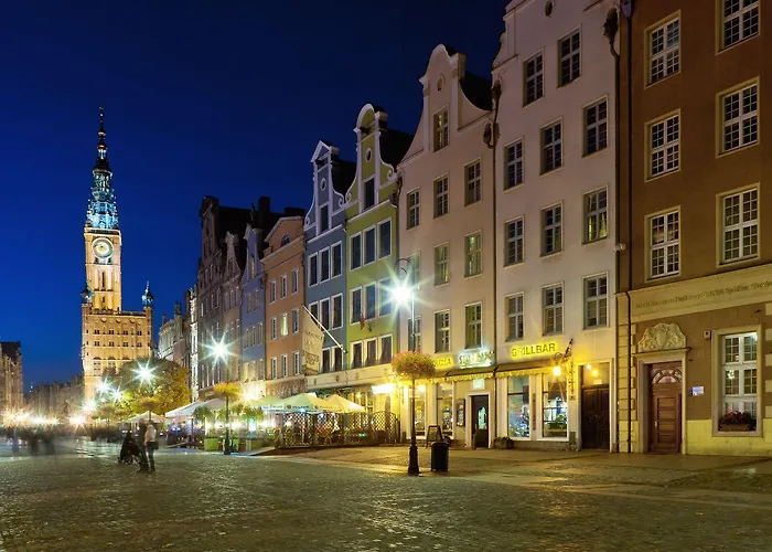 Holland House Old Town 4* 格但斯克