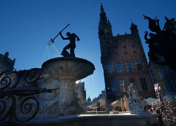 Holland House Old Town Aparthotel