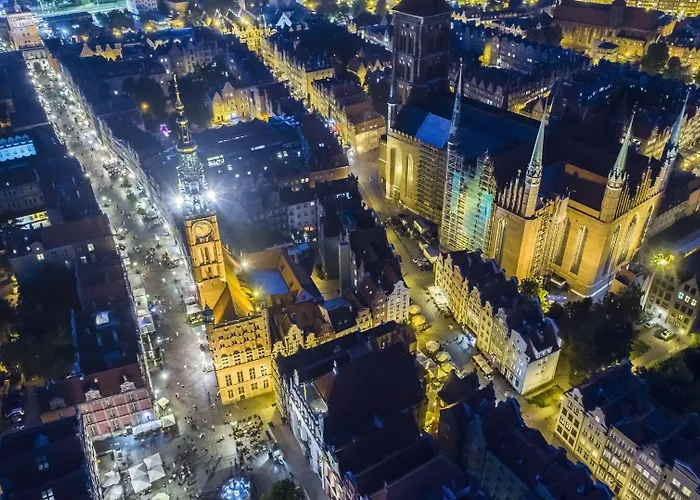 Holland House Old Town 4* 格但斯克