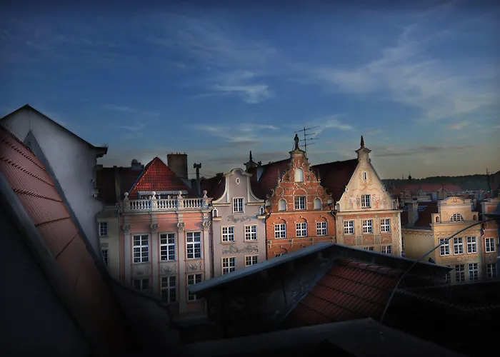 Holland House Old Town Aparthotel 4*