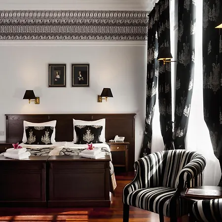 Holland House Old Town 4* غدانسك