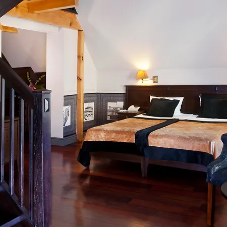Holland House Old Town 4* Gdansk