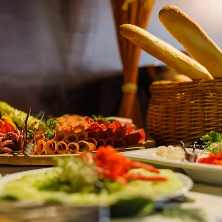 Holland House Old Town 4* غدانسك