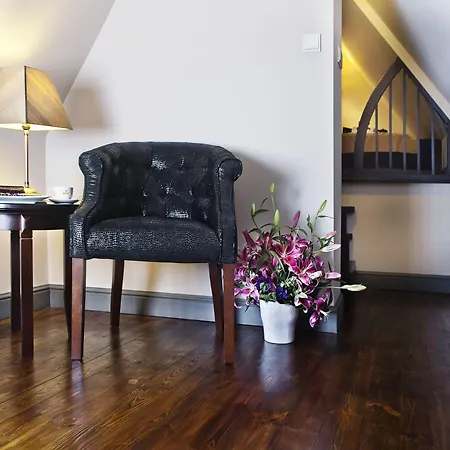 Holland House Old Town شقة فندقية 4*