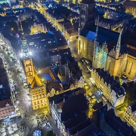 Holland House Old Town 4* غدانسك