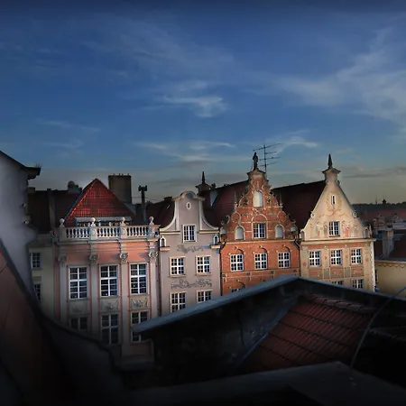 Holland House Old Town Aparthotel 4*